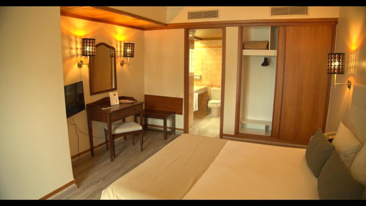 Hotel Solar Palmeiras Paco de Arcos Bagian luar foto